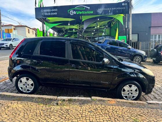 FORD FIESTA 1.0 ROCAM HATCH 8V FLEX 4P MANUAL FORD FIESTA 1.0 ROCAM HATCH 8V FLEX 4P MANUAL